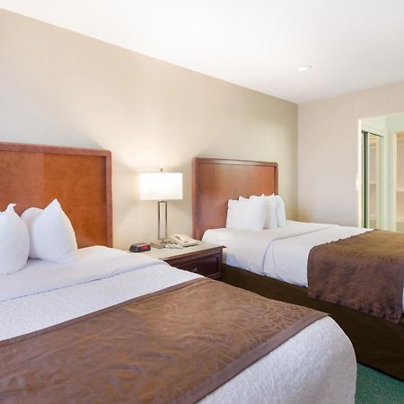 Mainstay Suites Airport Roanoke Exterior photo