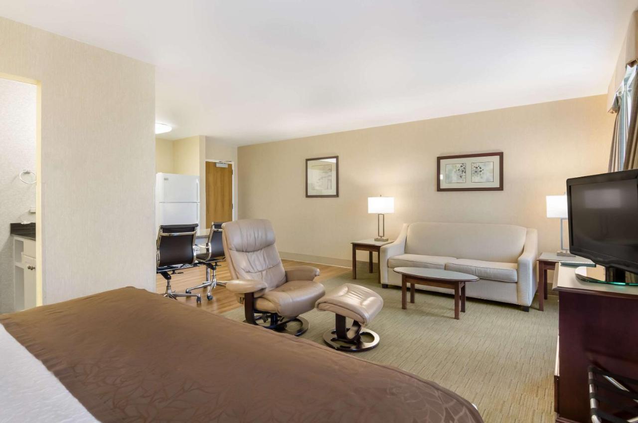 Mainstay Suites Airport Roanoke Exterior photo