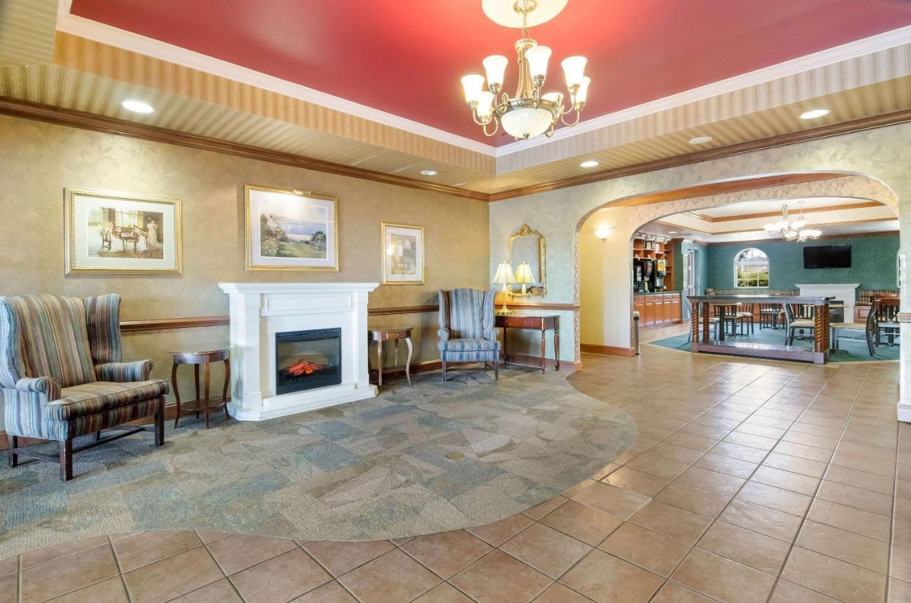 Mainstay Suites Airport Roanoke Exterior photo