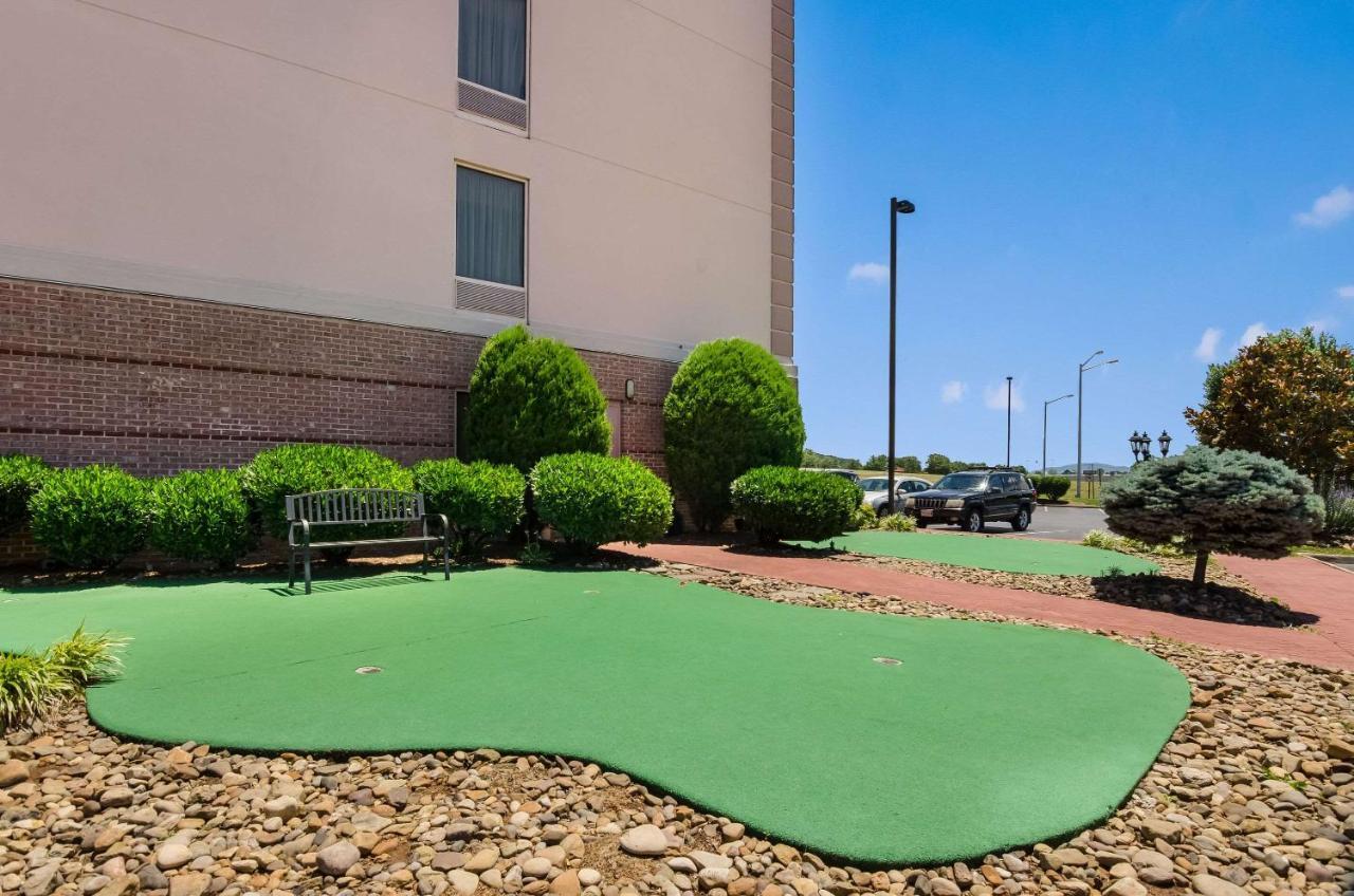 Mainstay Suites Airport Roanoke Exterior photo