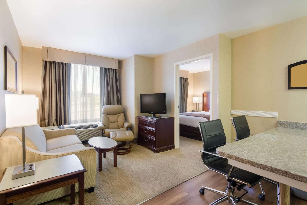 Mainstay Suites Airport Roanoke Exterior photo