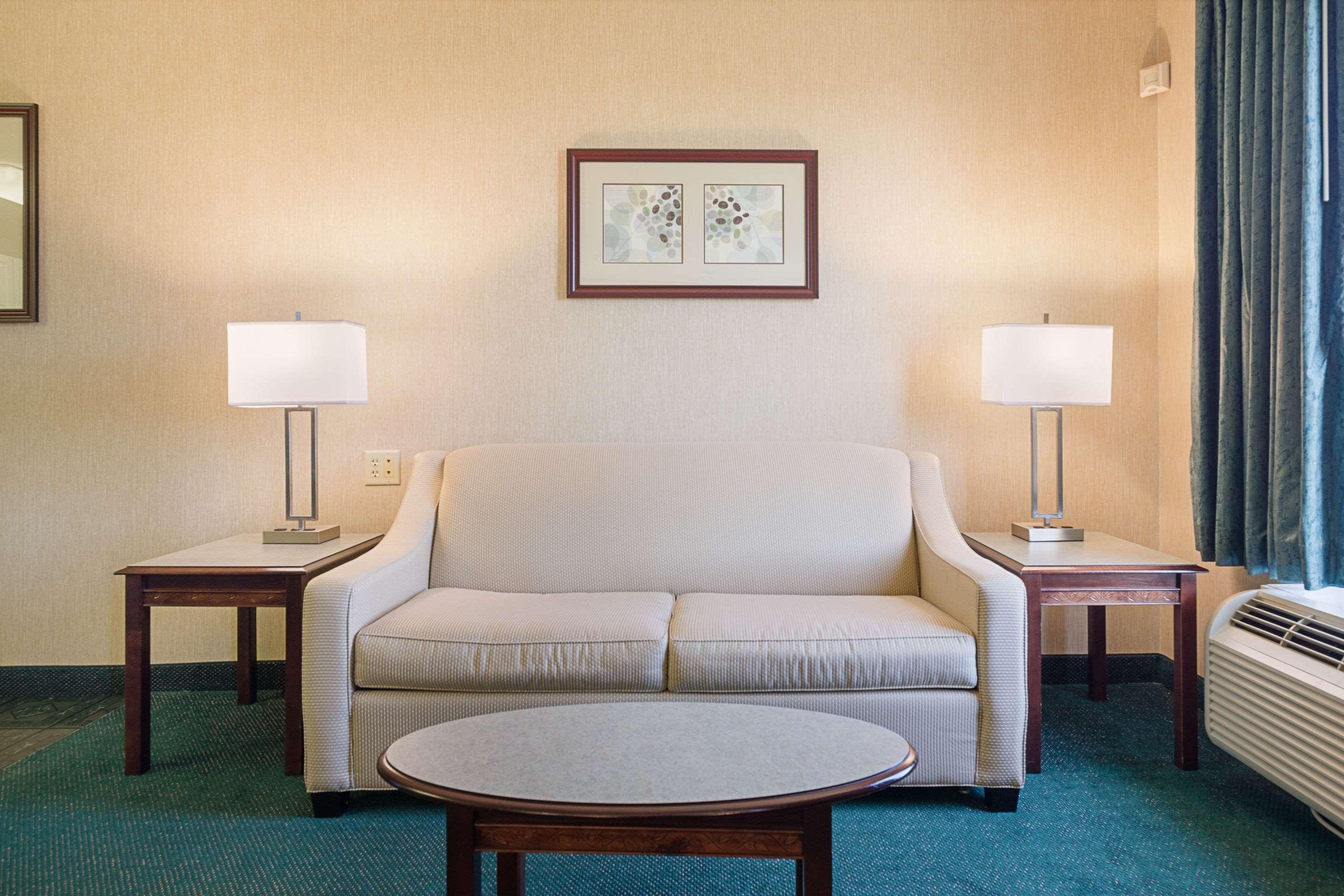 Mainstay Suites Airport Roanoke Exterior photo