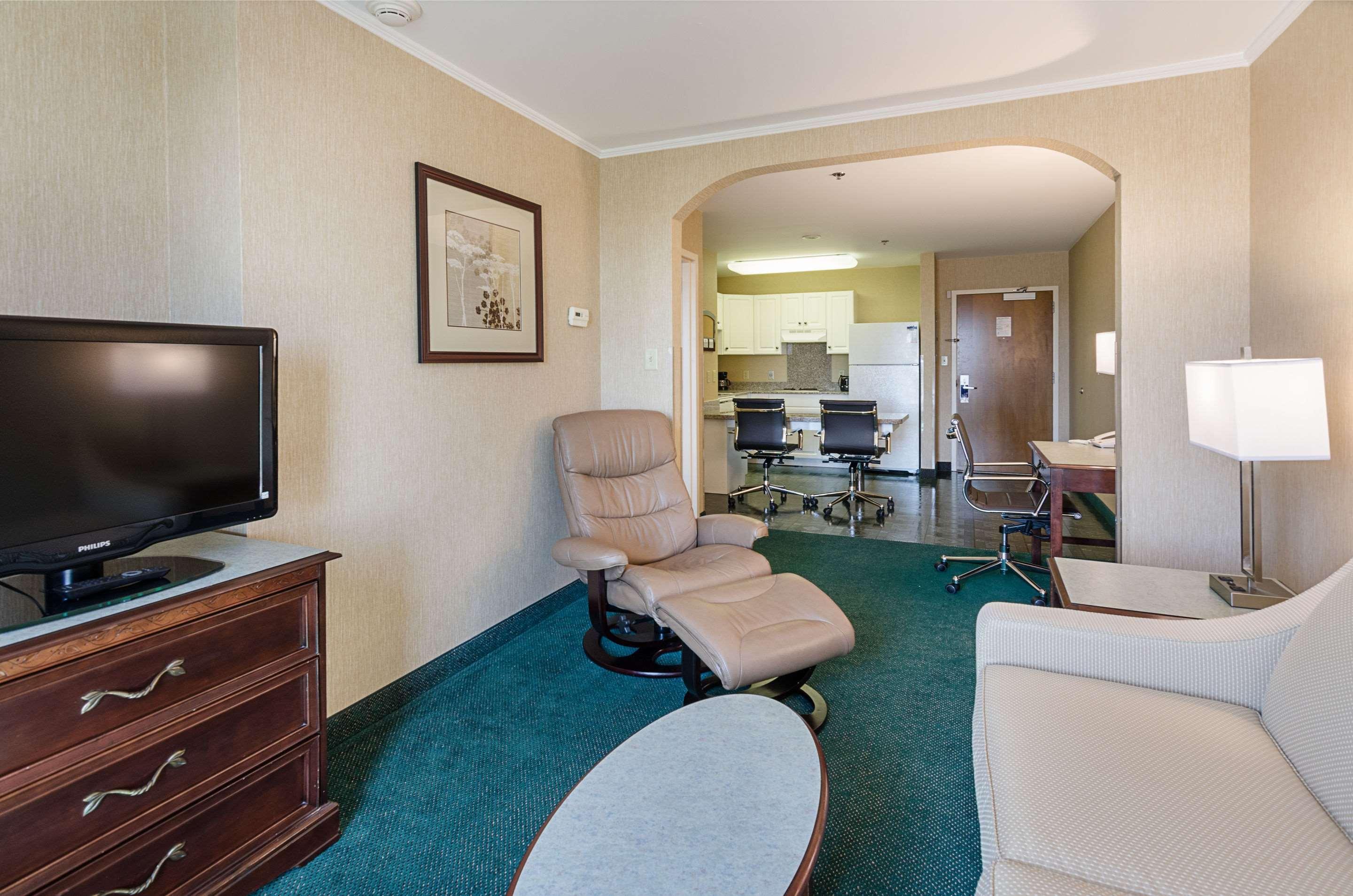 Mainstay Suites Airport Roanoke Exterior photo