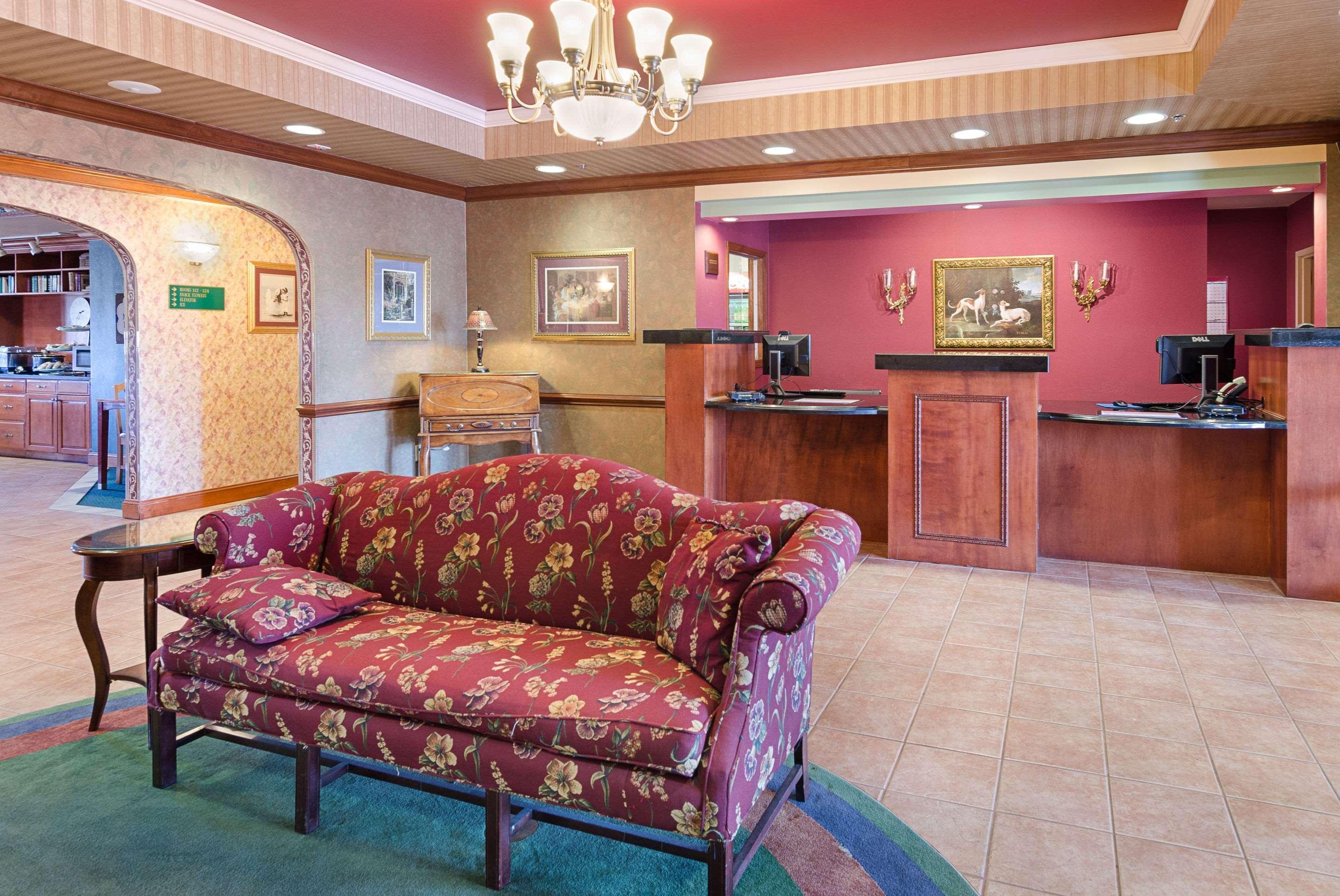 Mainstay Suites Airport Roanoke Exterior photo