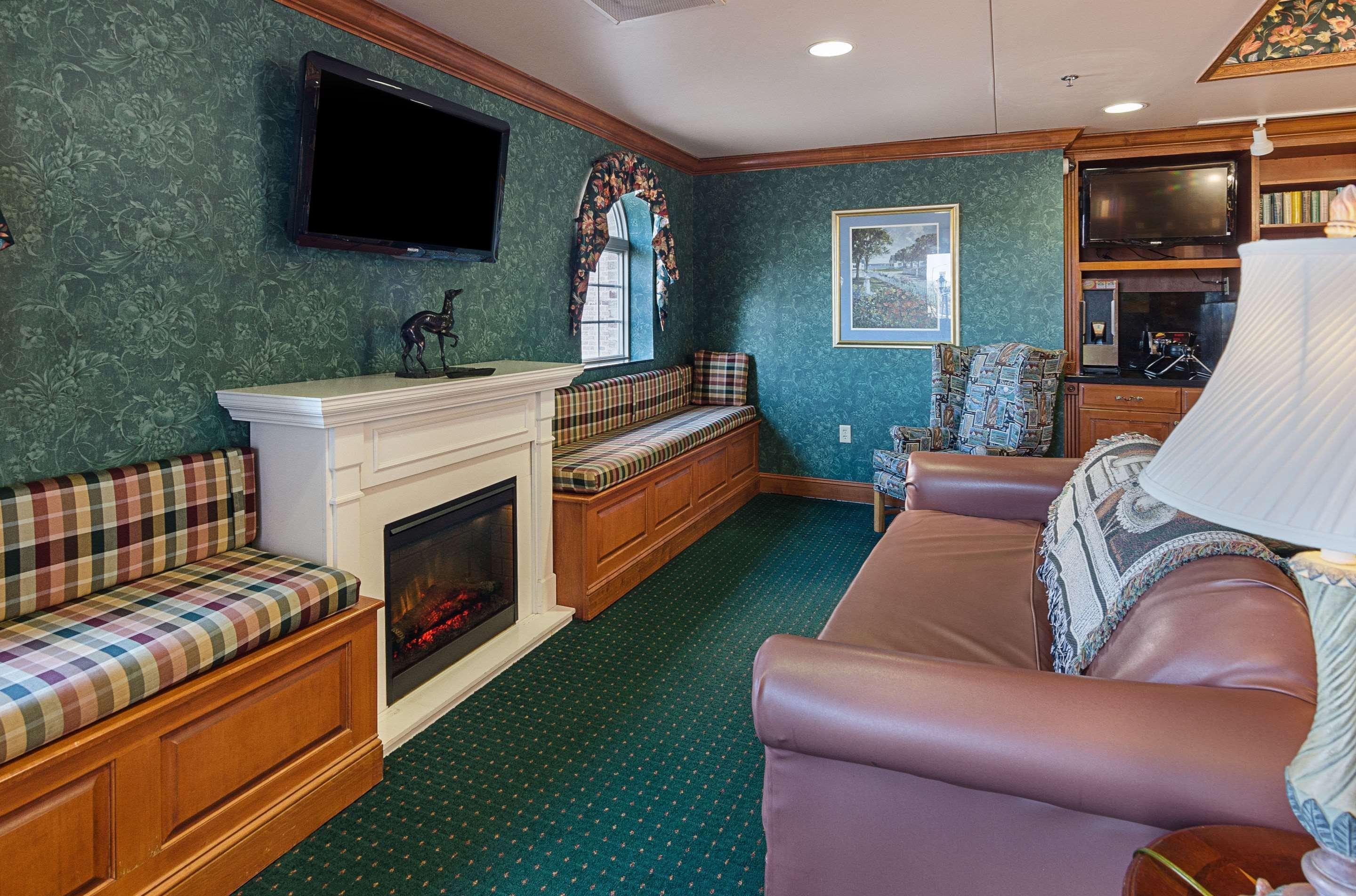 Mainstay Suites Airport Roanoke Exterior photo