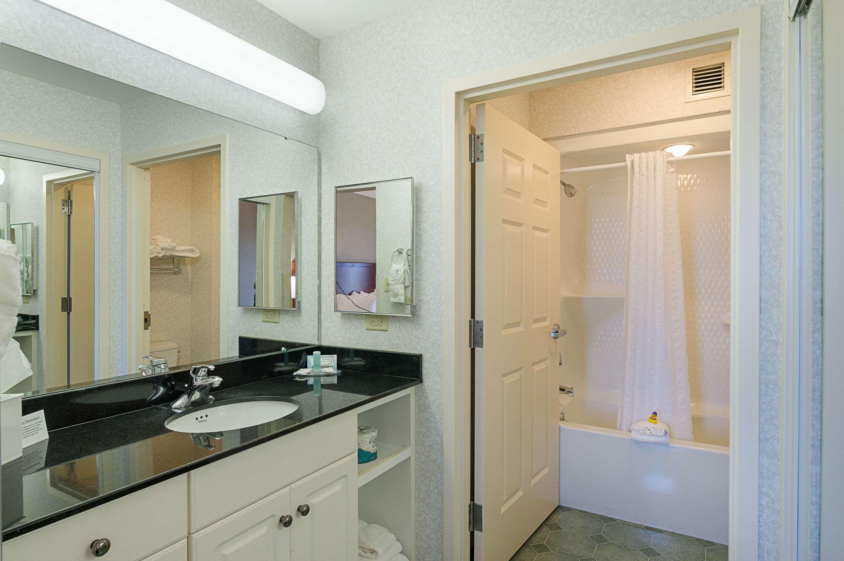 Mainstay Suites Airport Roanoke Exterior photo