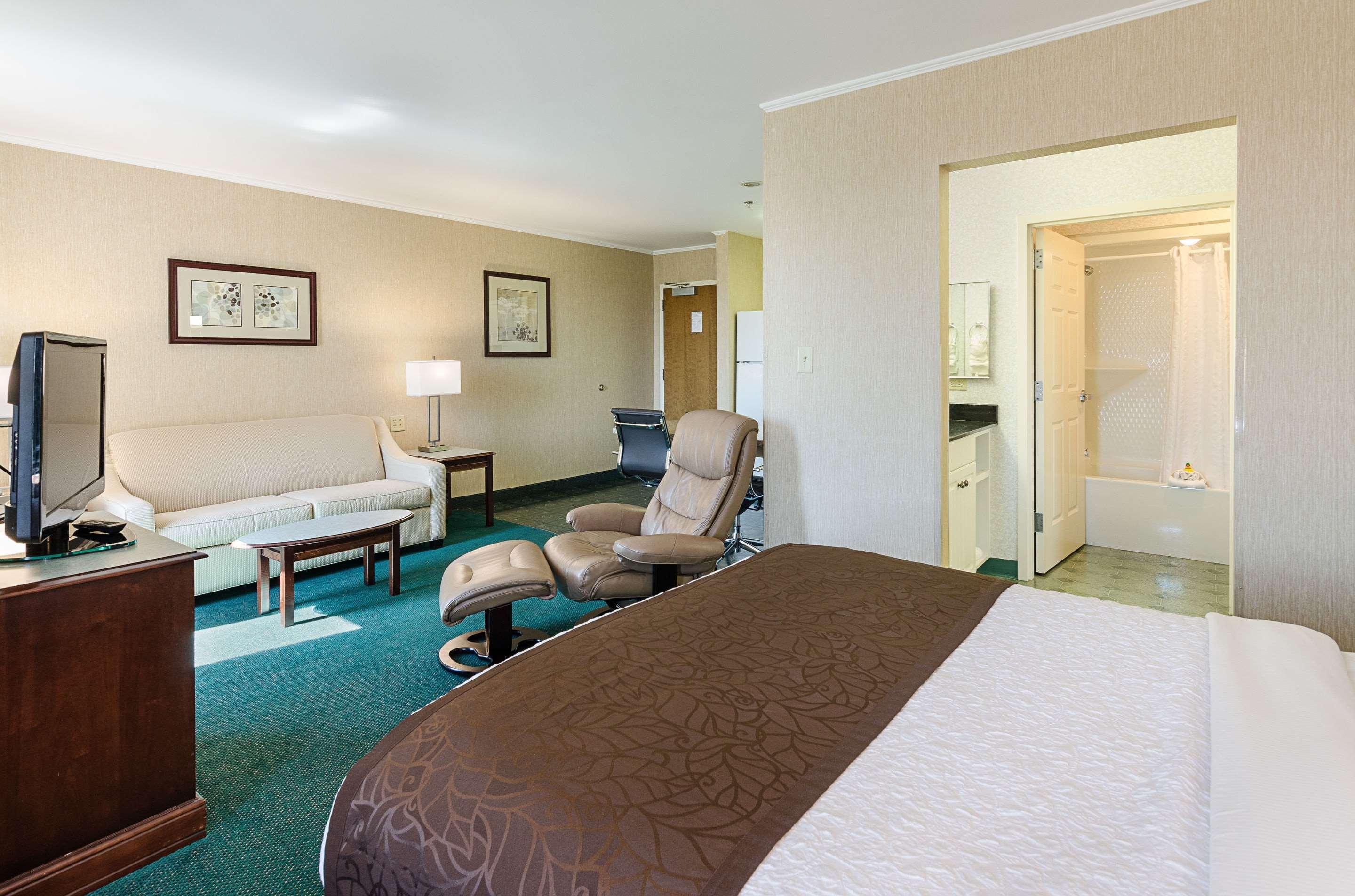 Mainstay Suites Airport Roanoke Exterior photo