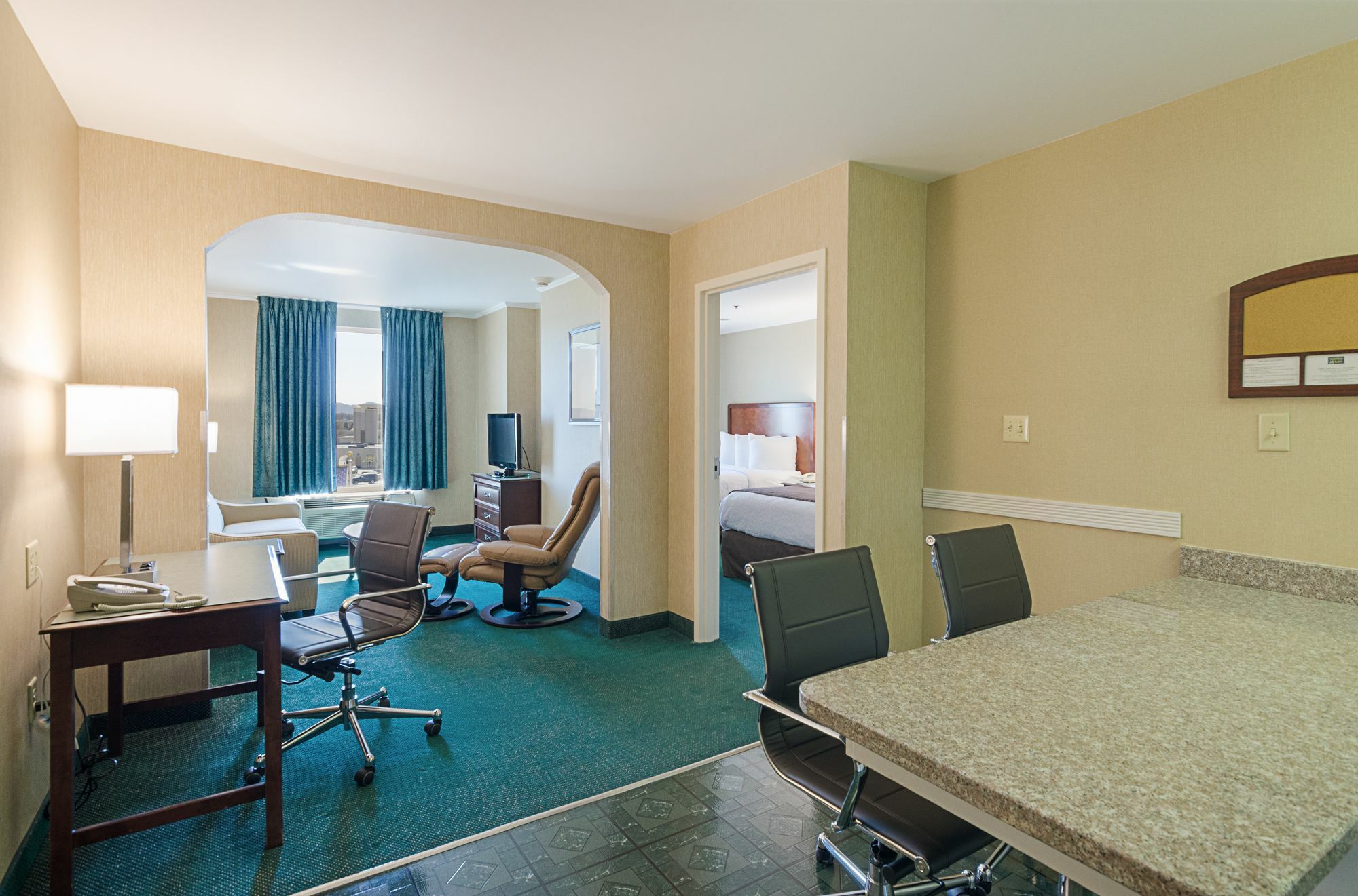 Mainstay Suites Airport Roanoke Exterior photo